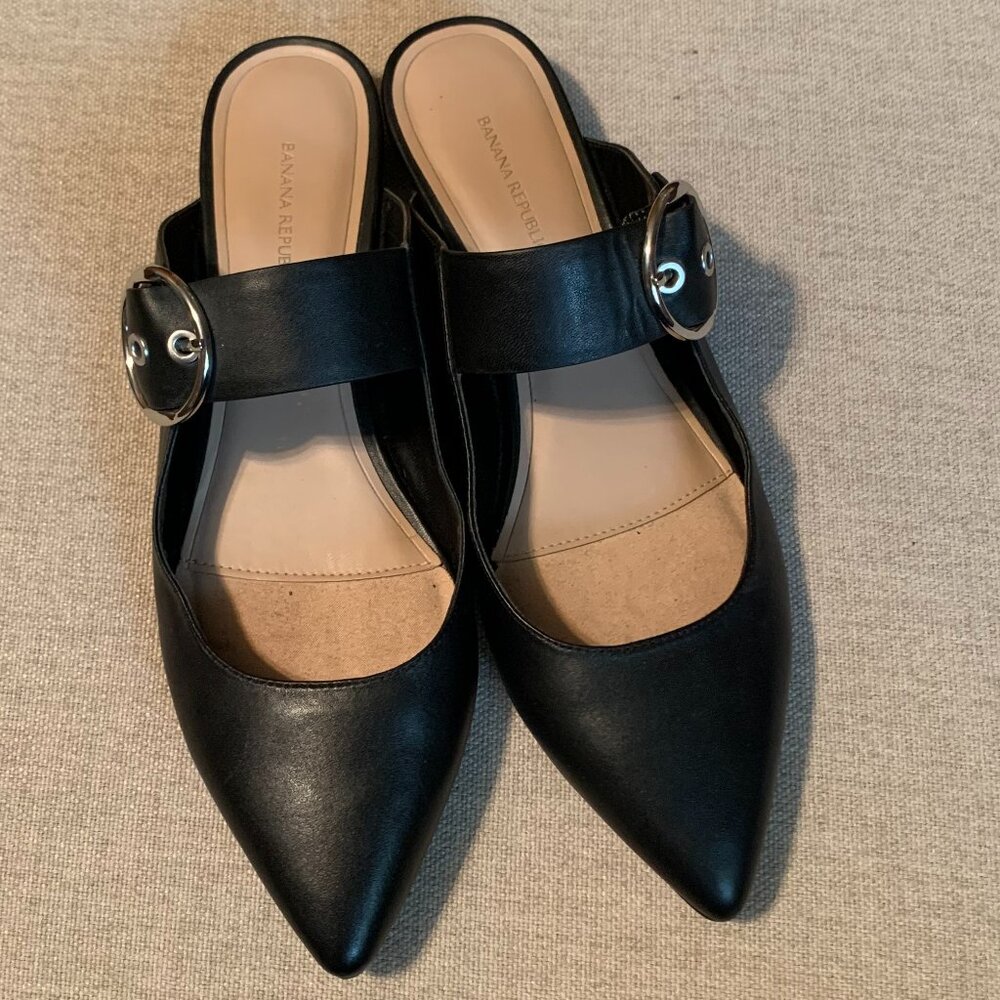 Banana Republic Slides 9 1/2